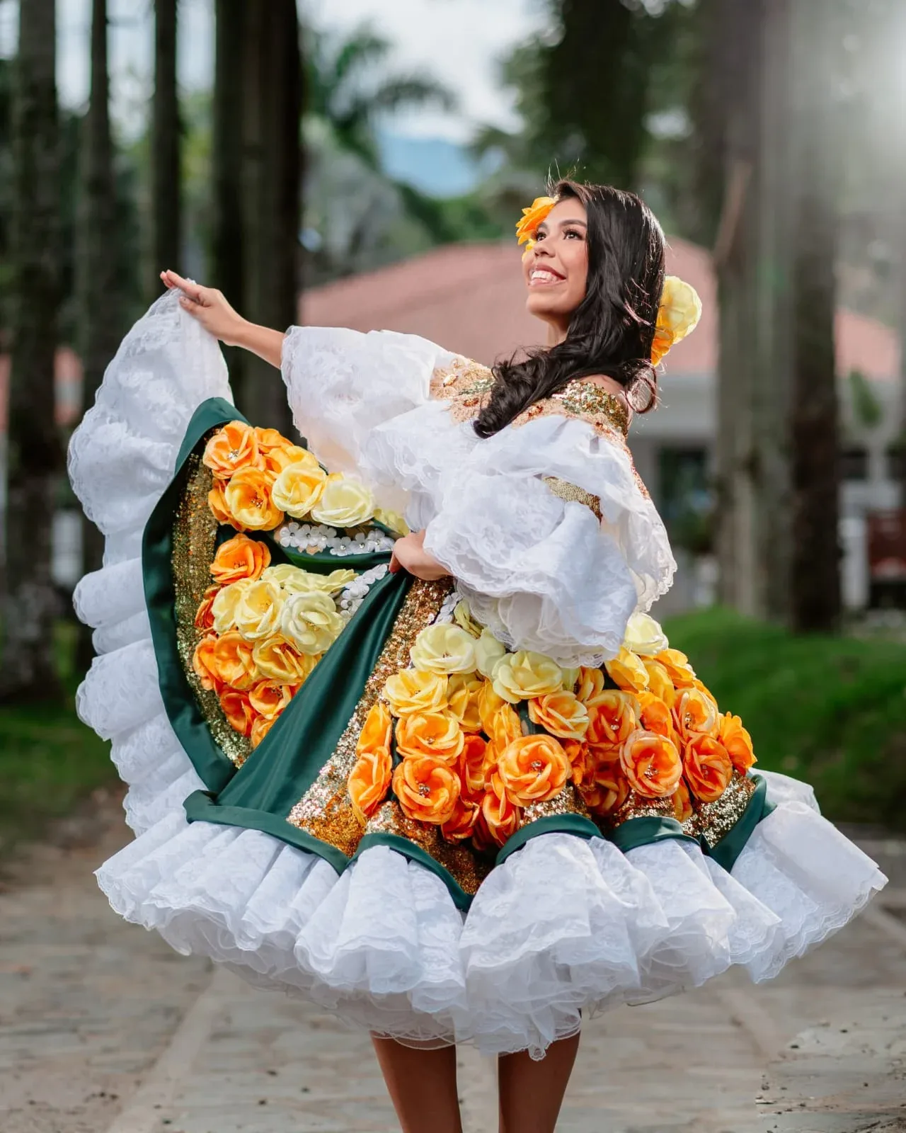 ANA SOFÍA BOLÍVAR OÑATE 17 años  Representante del Tolima VI Encuentro Nacional Juvenil de Sanjuanero Huilense