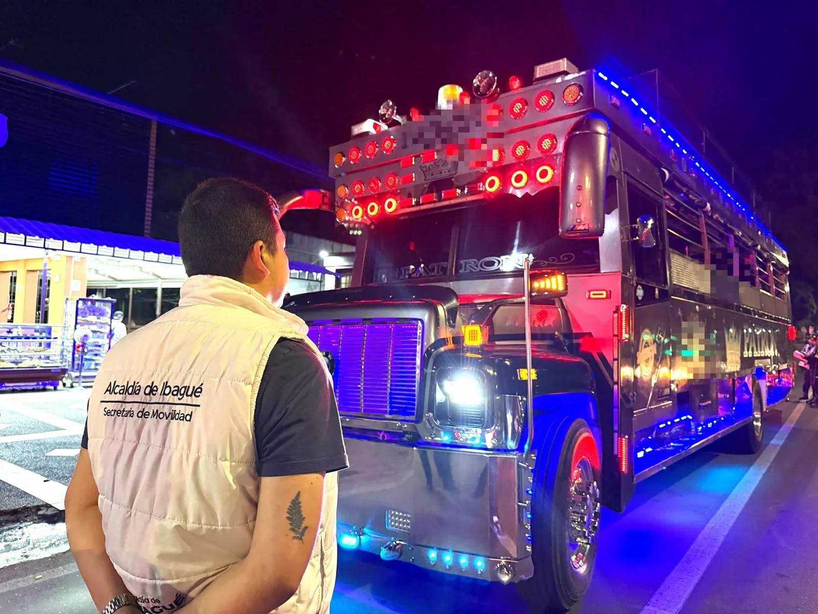 Autoridades refuerzan controles a chivas en Ibagué para garantizar seguridad y orden