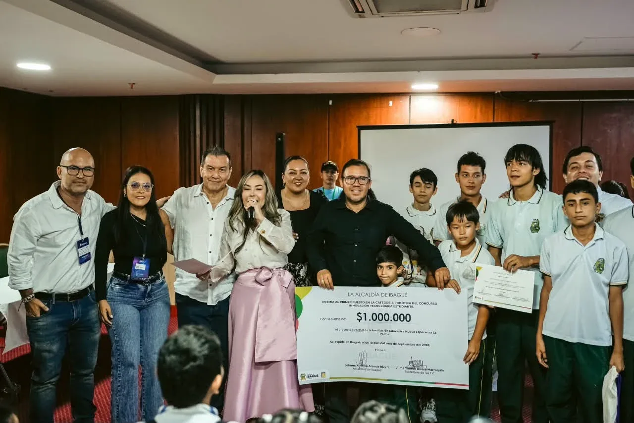 Alcaldía de Ibagué premió a dos instituciones educativas en concurso de programación y robótica