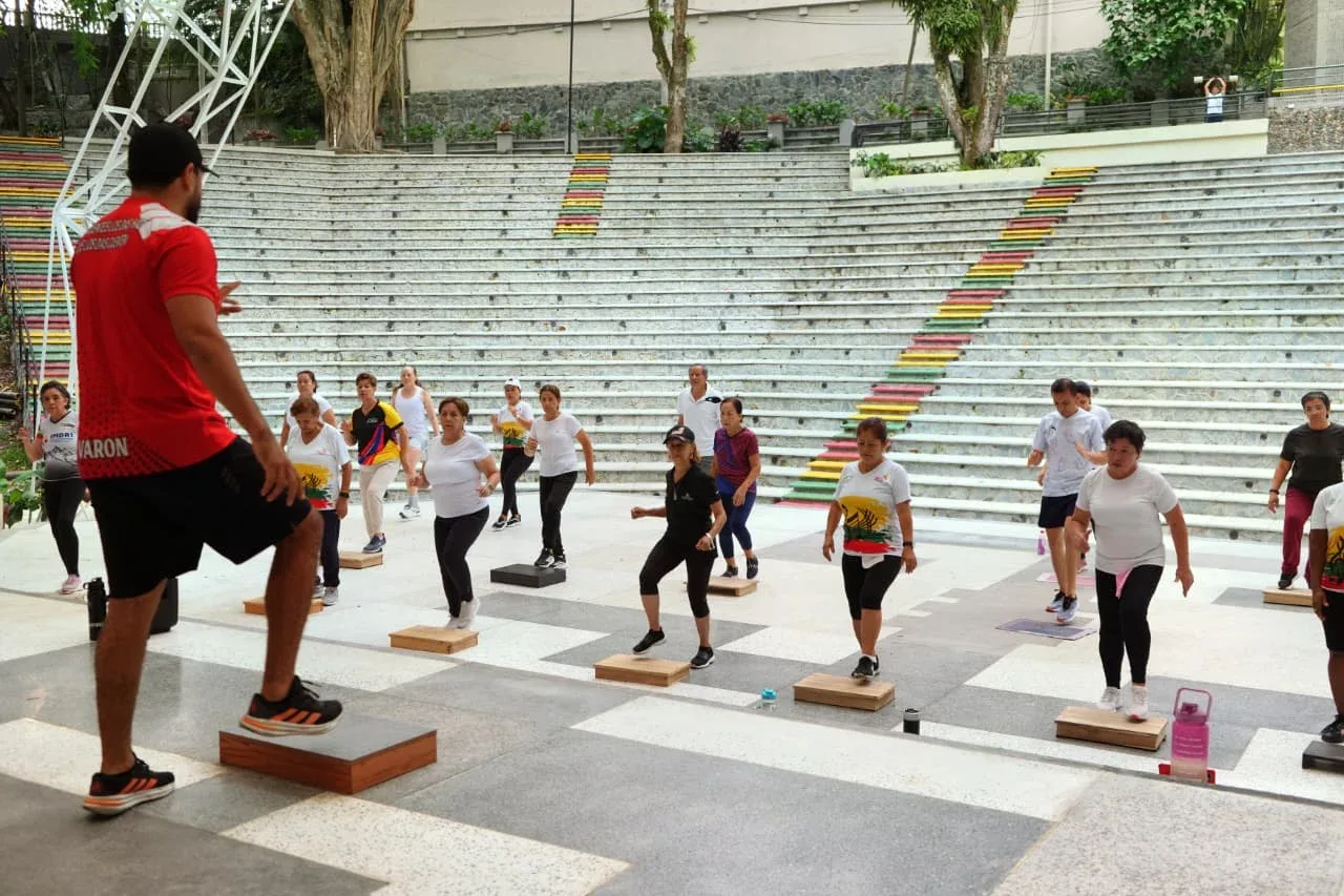 ¿Le gusta bailar? Inició programa de Actividad Física Musicalizada en la Concha Acústica