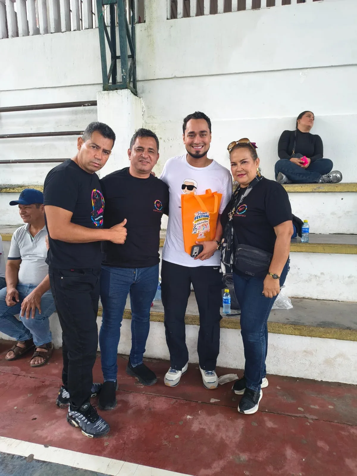 San Luis condecoró a Liliana González por su aporte a la música y al talento tolimense