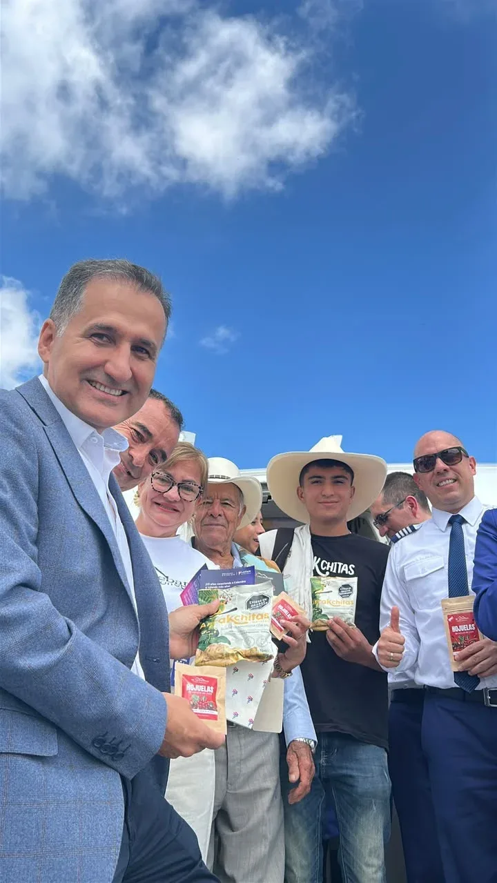Latam Airlines Colombia inicia la celebración de sus 15 años volviendo a sus orígenes con empresarios del Tolima a bordo