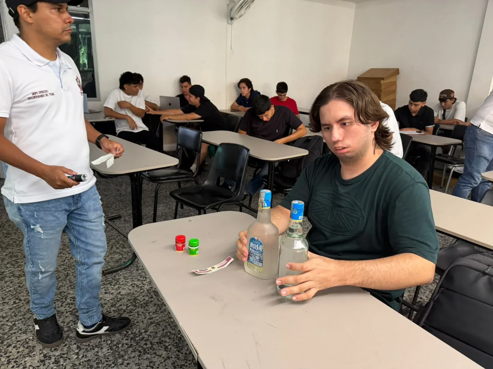 GOAT sensibilizó a jóvenes de la Universidad de Ibagué sobre los riesgos de consumir productos ilegales