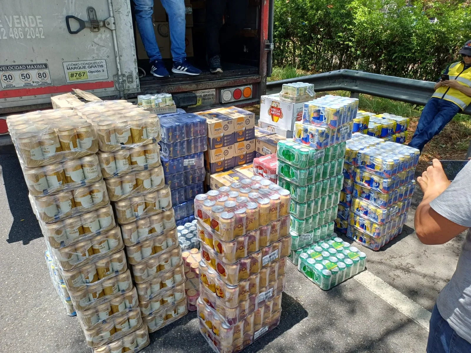 Golpe al contrabando en el Tolima: GOAT incautó más de 3.500 cervezas y aperitivos en vías de Melgar