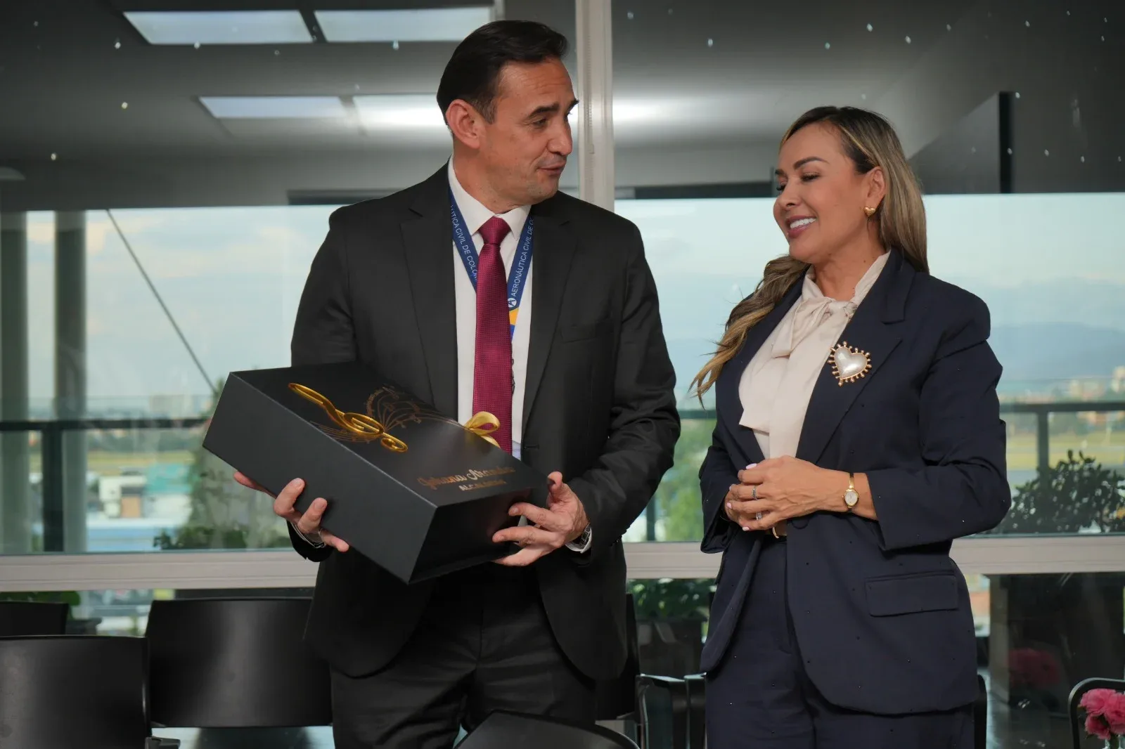 Alcaldía de Ibagué y Aerocivil avanzan en temas estratégicos para el desarrollo del aeropuerto Perales