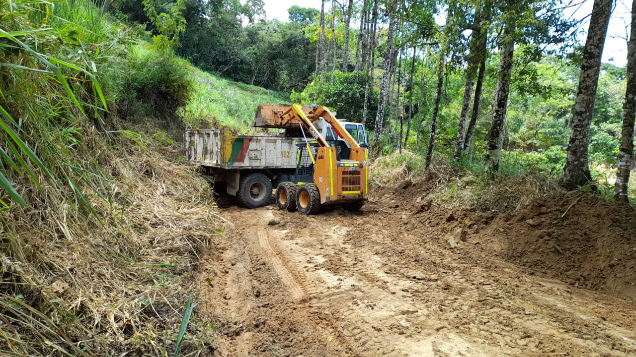 Turistas:  Intervienen tramos viales críticos en Tapias -Ibaguè