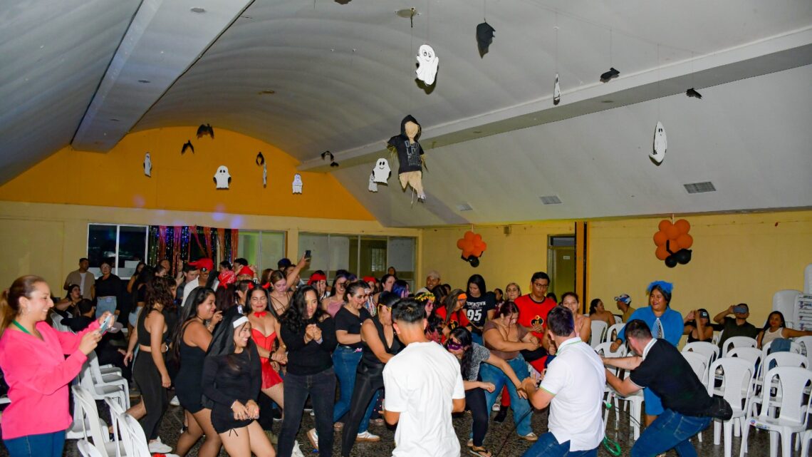 Comfenalco  Una noche de sustos y diversión en el Centro Recreacional Urbano de Picaleña