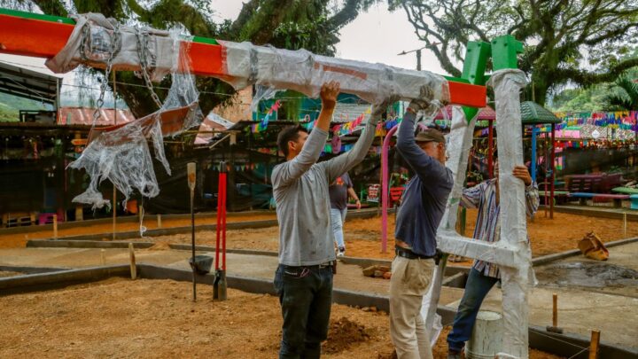 Juegos infantiles del nuevo Parque de San Bernardo se construyeron con materiales amigables con el ambiente