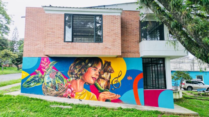 Alcaldesa Aranda recorrió obras del renovado salón comunal del barrio Viveros de Ibagué