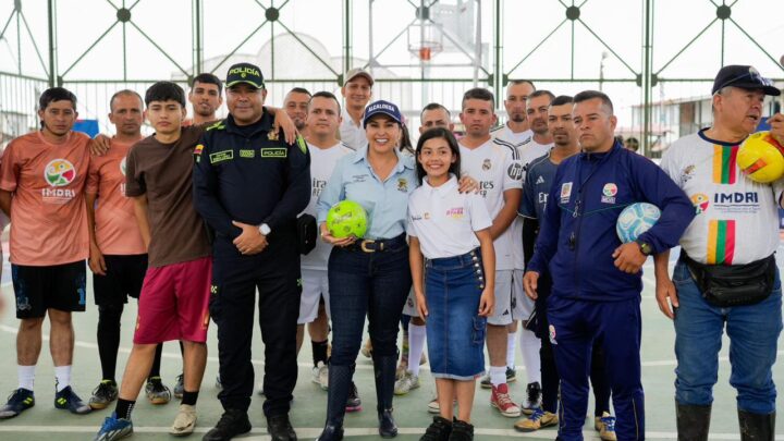 San Juan de la China ya tiene nuevo polideportivo: alcaldesa Aranda verificó las obras