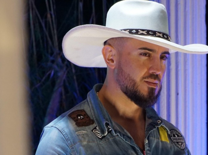 Basti Rendon es un cantante de música popular y regional mexicano