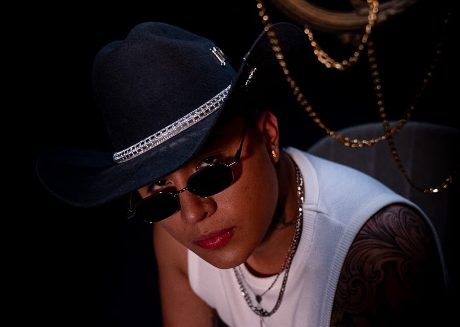 Jhaner Trujillo continúa conquistando corazones y esta vez presenta “¿Para qué?