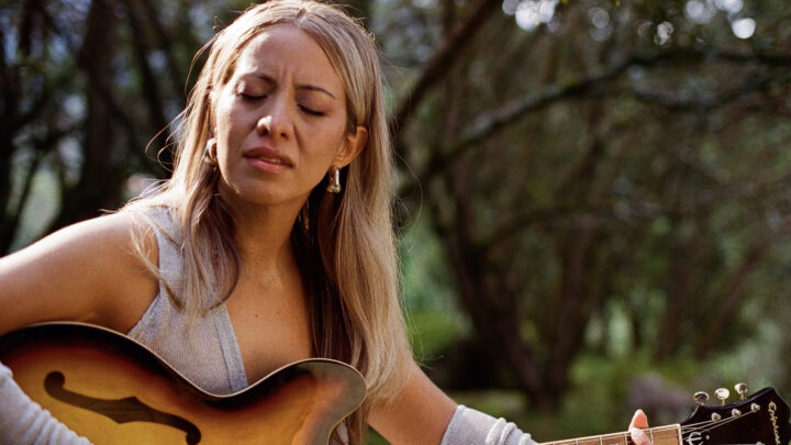 NATY HERNÁNDEZ PRESENTA ROMANA: UN PROYECTO QUE CRUZA POESÍA, MÚSICA Y CUERPO FEMENINO