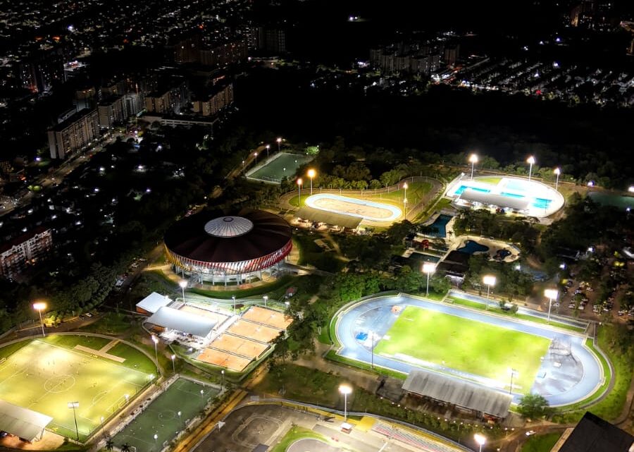 Alcaldía realizó mantenimiento al sistema de iluminación de escenarios en el Parque Deportivo