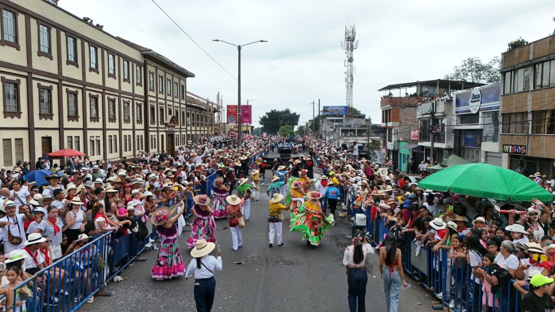 Más de 700 personas realizan labores de logística y organización del desfile de San Juan este miércoles en Ibagué