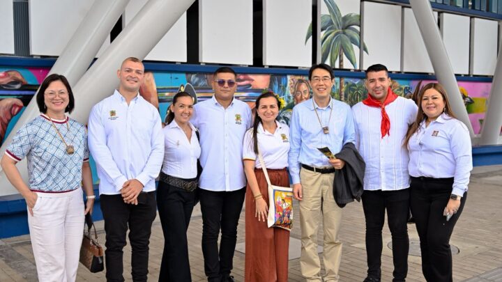 Embajador y delegación artística de China visitan a Ibagué con espectáculo este viernes en la Concha Acústica