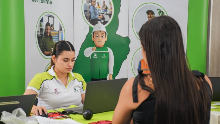 Comfenalco Tolima impulsa el talento joven con una jornada de empleo en Ibagué