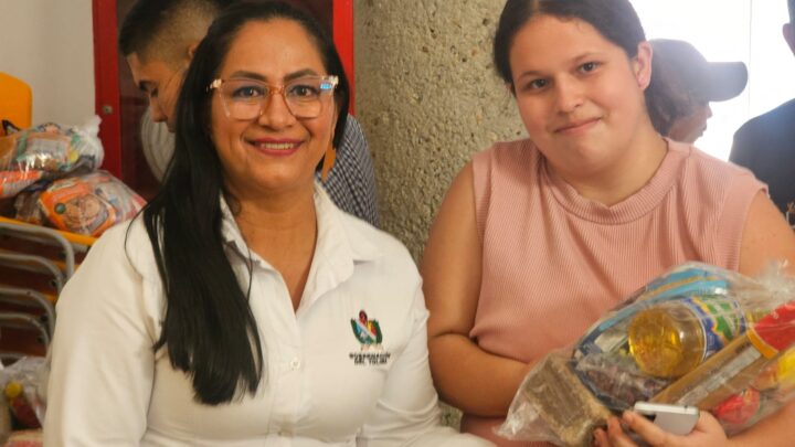 El Tolima Solidario: Secretaría de Desarrollo Económico lidera articulación para llevar 12 toneladas de alimentos a damnificados por los incendios forestales